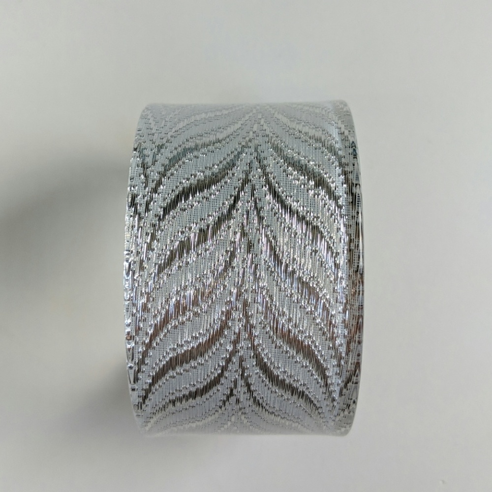 Silver patterned bracelet - Picture 3 of 6